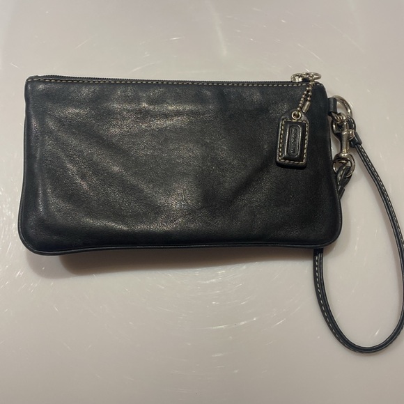 Coach SOHO black leather wristlet - Picture 2 of 6